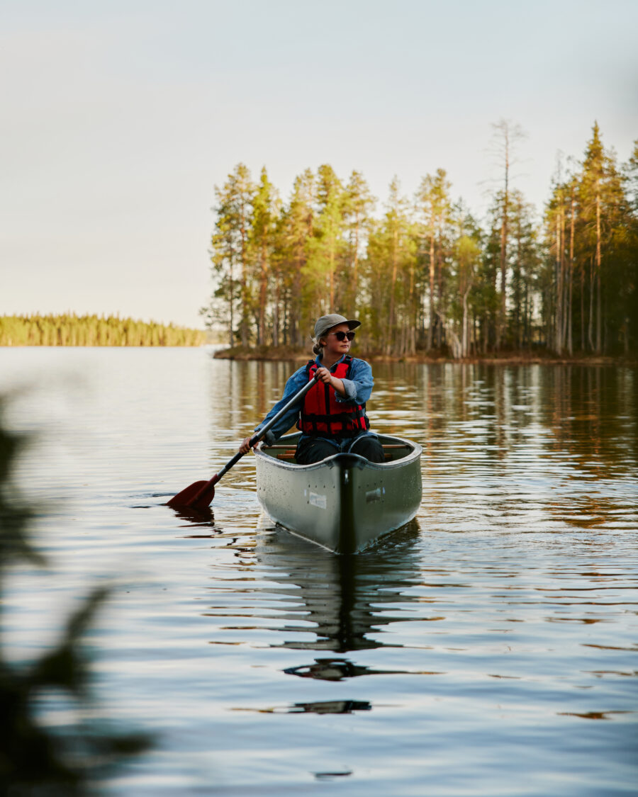 Canoeing on a wildernesslake